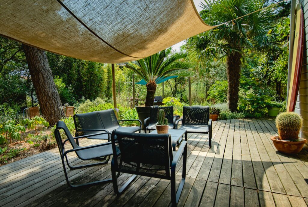 Création terrasse par charpentier lt maçonnerie charpente